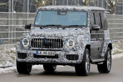 mercedes_g-class_facelift_spied_with_discreet_changes