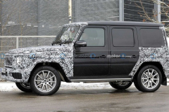 mercedes_g-class_facelift_spied_with_discreet_changes_06